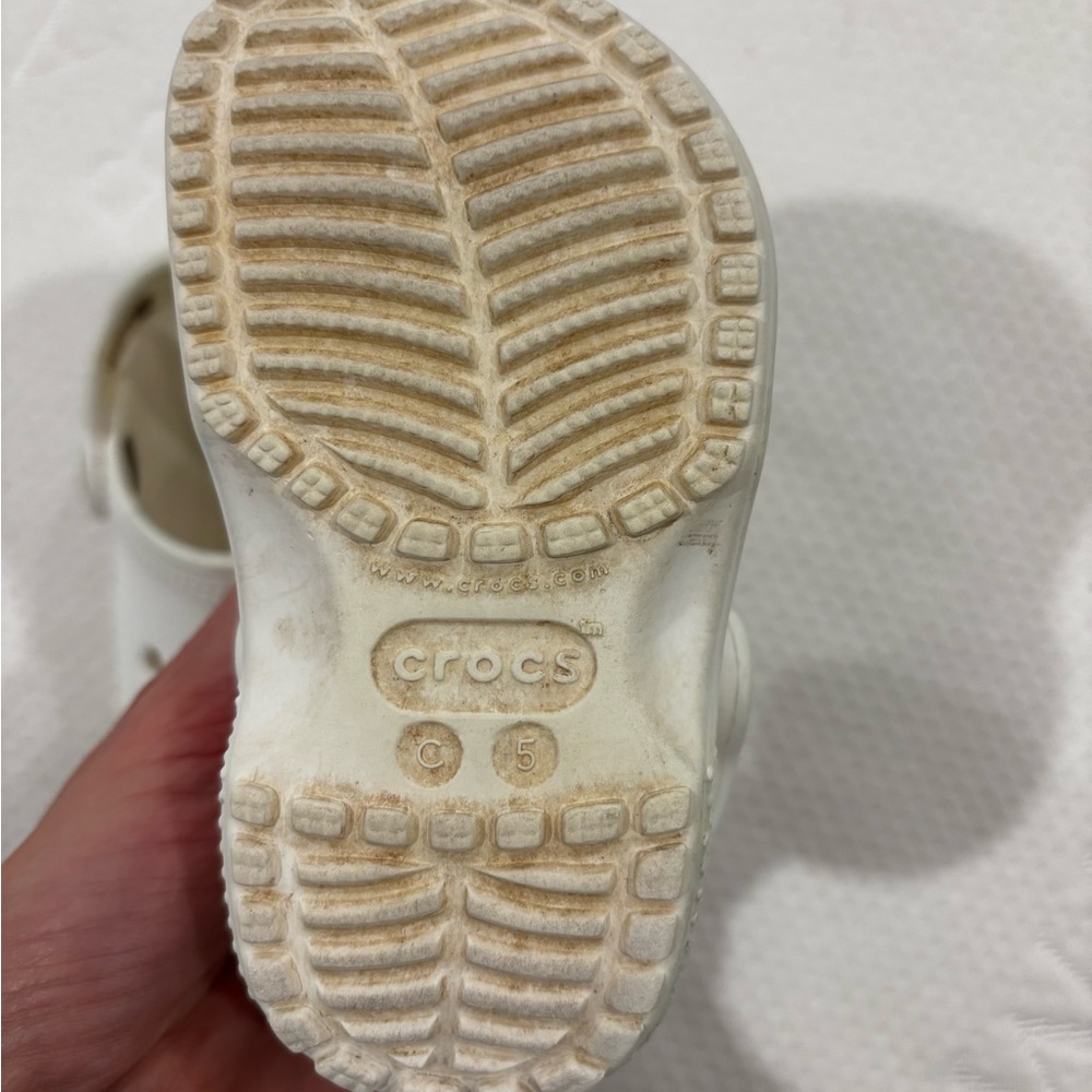 CROCS Kids White Classic Clog with Heel Strap - Picture 4 of 4